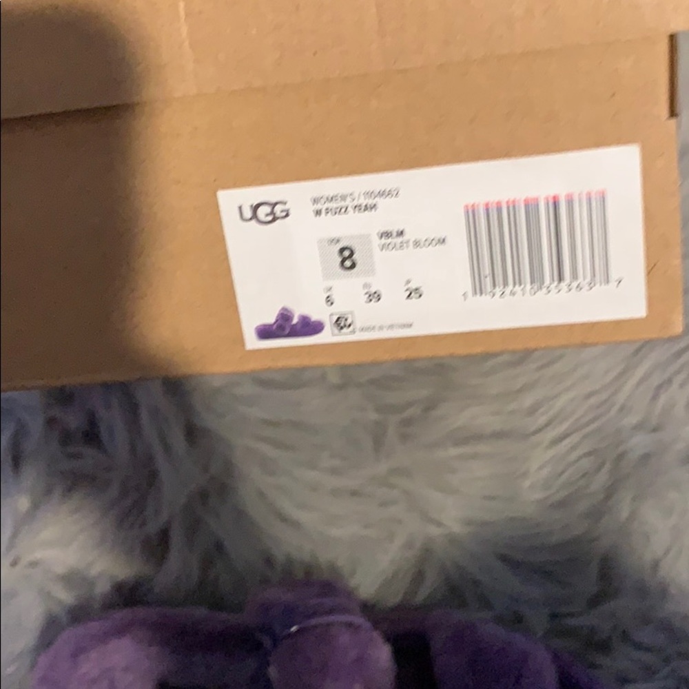 UGG Slides - Picture 3 of 4